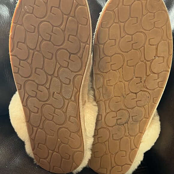 UGG® Women's Scuffette II Slip On Slippers - Picture 7 of 8